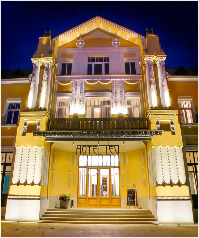 Hotel Lev Levice Ngoại thất bức ảnh